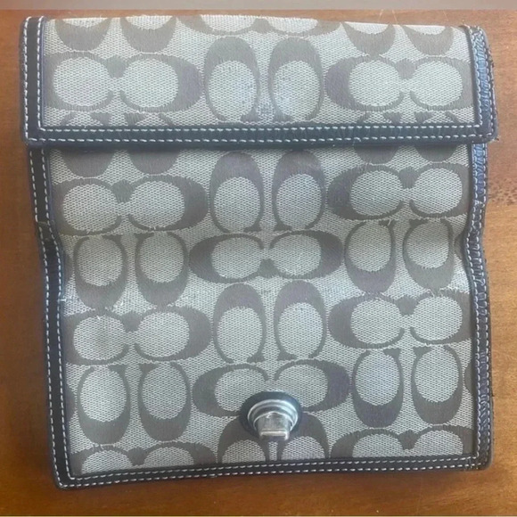 Coach Signature Brown/Beige Canvas Turn-lock Checkbook Wallet w/ Change-purse. - Picture 4 of 8